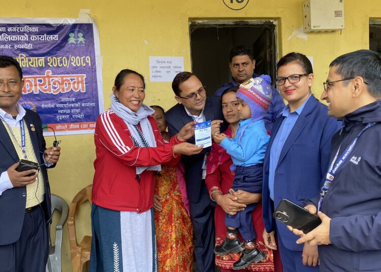 रुपन्देहीकाे सैनामैनामा २५ हजार ८ सय ९ जना बालबालिकाले लगाए दादुरा-रुबेला खोप