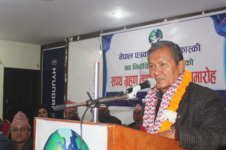 अराजक अनलाइनहरु नियन्त्रण गर्न जरुरी छ : सञ्चारमन्त्री गुरुङ